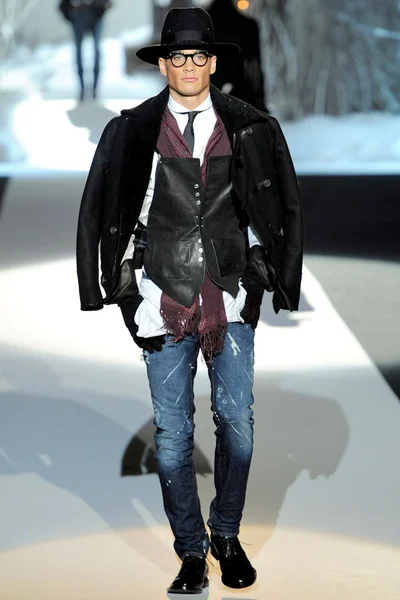 Look 7